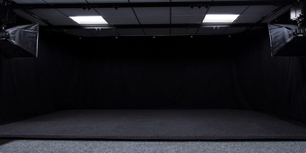 photofilm-studio-blackout-min